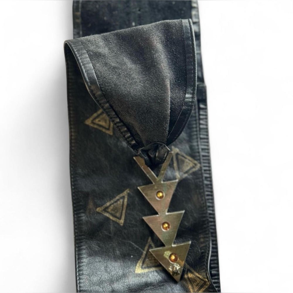 Vintage 1980s Wide 4.5” Black Leather Belt with Gold Triangle Details - Picture 5 of 7